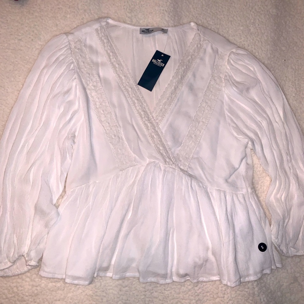 Hollister top